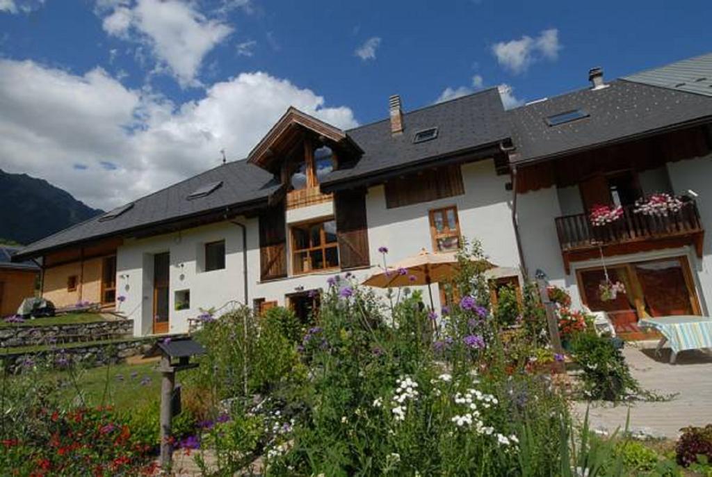 Villa La Ferme De Noémie Mercury-Gémilly Zimmer foto