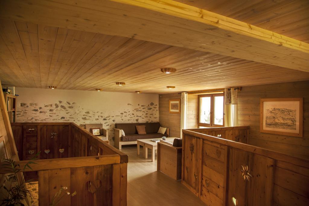 Villa La Ferme De Noémie Mercury-Gémilly Zimmer foto