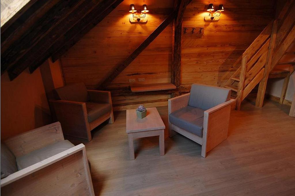 Villa La Ferme De Noémie Mercury-Gémilly Zimmer foto